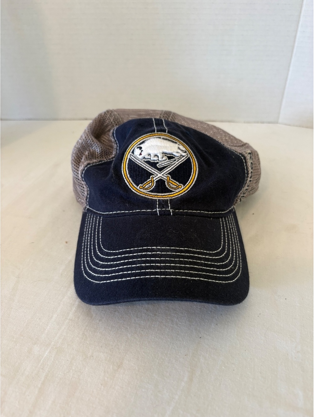 Vintage Reebok Center Ice Buffalo Sabres Hat Cap S/M H9058158T July 2013 Mesh